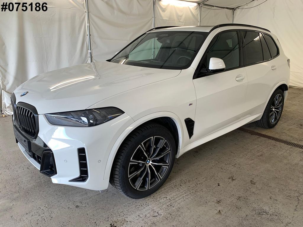BMW X5 2024 г. Белый, пробег 60000 км