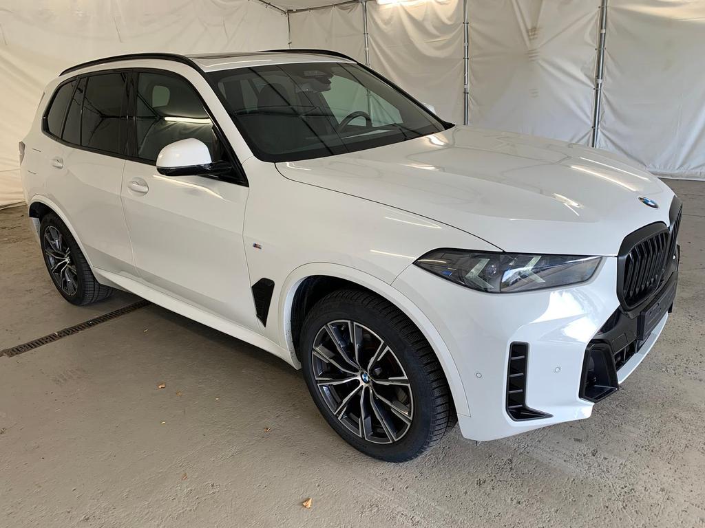 BMW X5 2024 г. Белый, пробег 60000 км