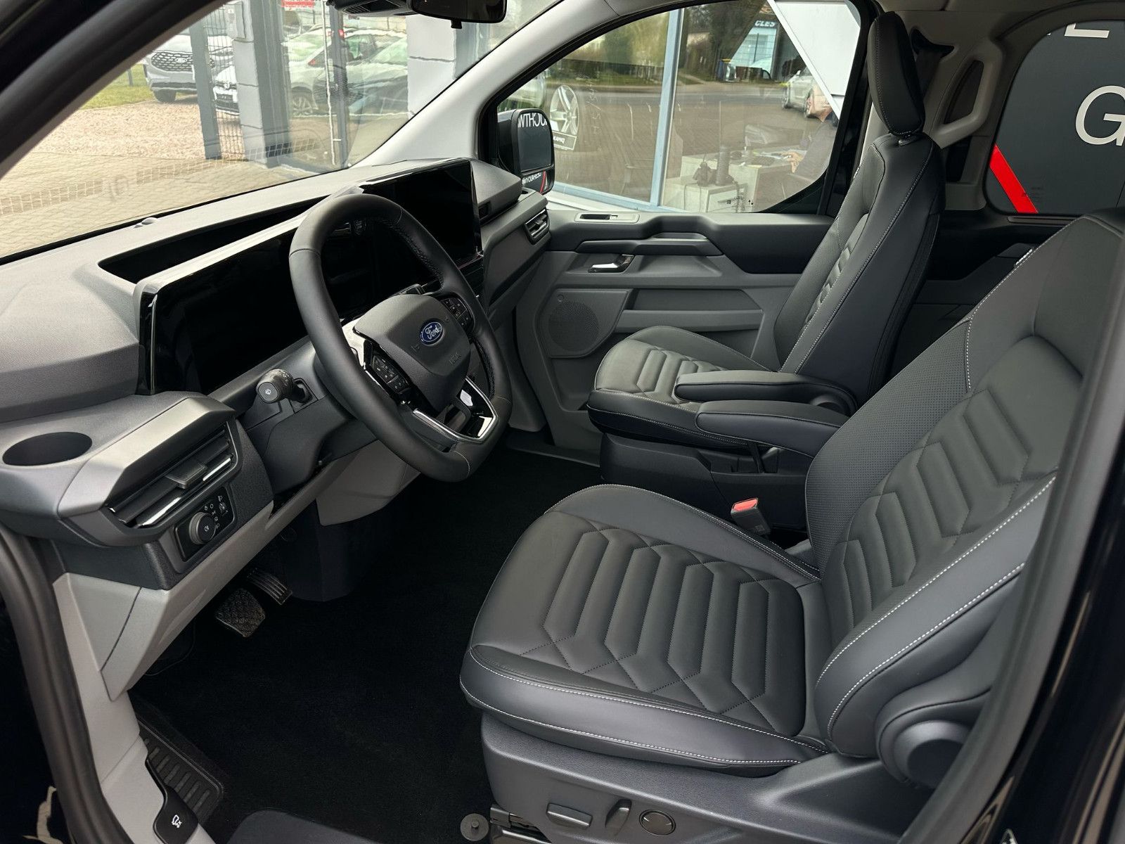 Ford Tourneo Custom 2026 г. Серый, пробег 50 км