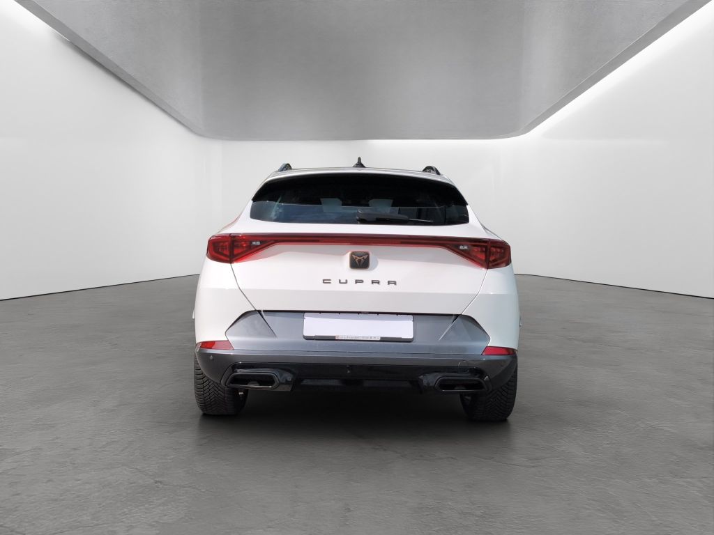 Cupra Formentor 2024 г. Белый, пробег 50695 км