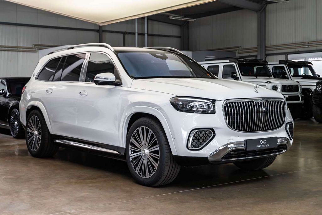 Mercedes-Benz GLS 600 2026 г. Белый, пробег 9968 км
