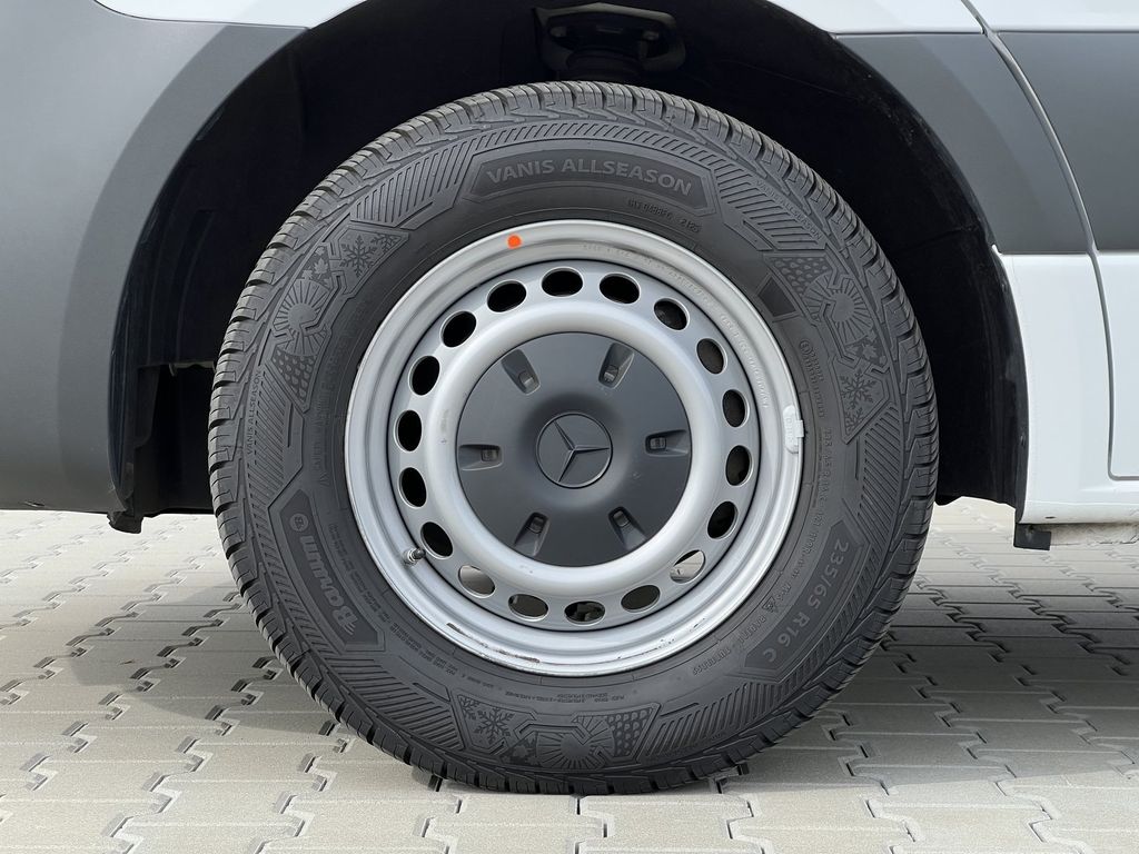 Mercedes-Benz SPRINTER 2025 г. Белый, пробег 37981 км