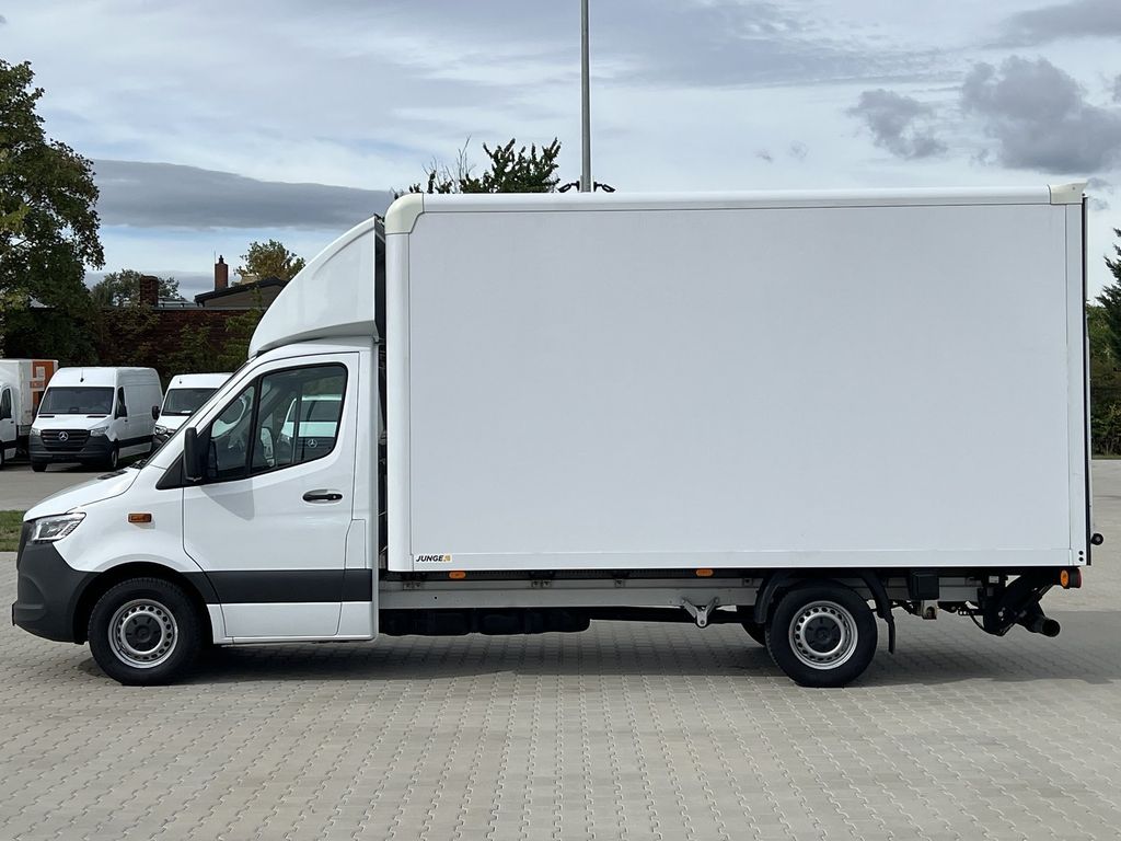 Mercedes-Benz SPRINTER 2025 г. Белый, пробег 37981 км