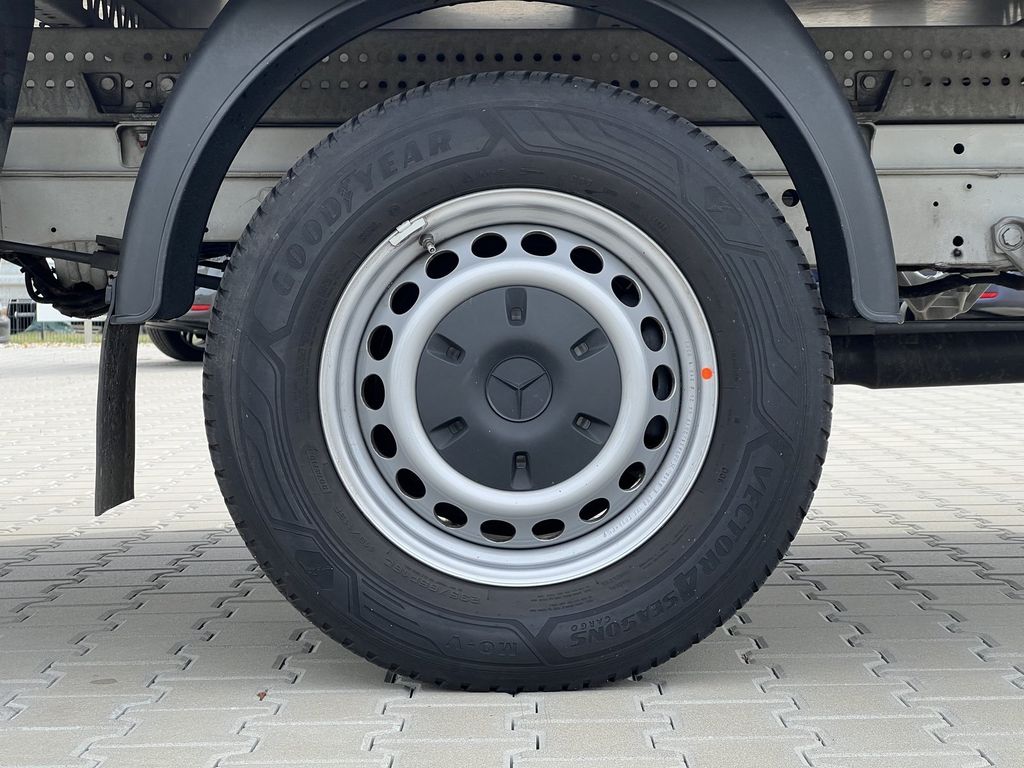 Mercedes-Benz SPRINTER 2025 г. Белый, пробег 37981 км