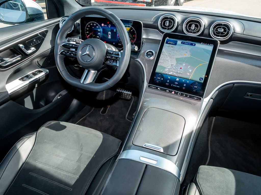 Mercedes-Benz GLC 300 2025 г. Серебристый, пробег 15741 км
