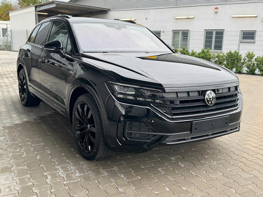 Volkswagen Touareg 2023 г. Чёрный, пробег 53000 км
