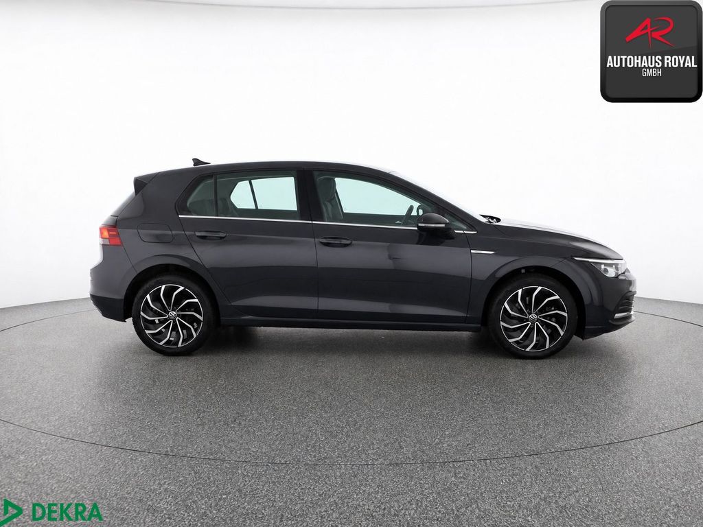 Volkswagen Golf 2024 г. Серый, пробег 45112 км