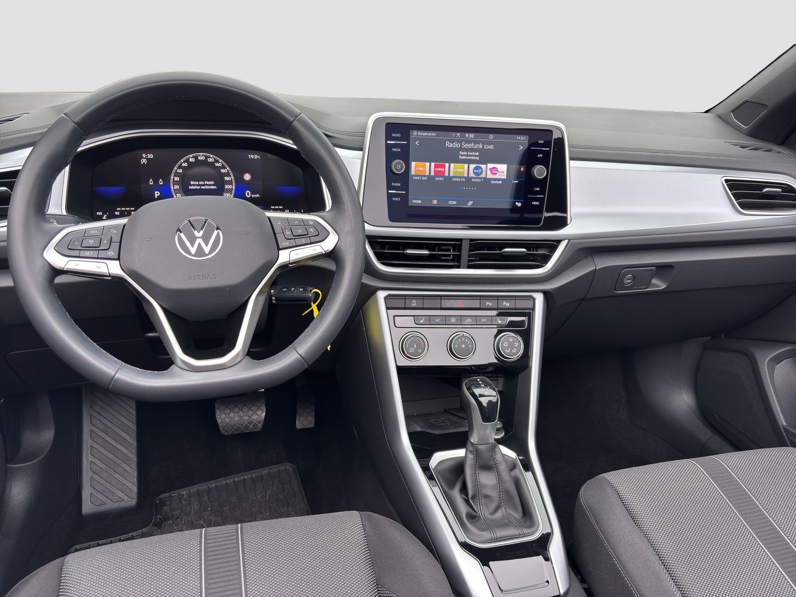 Volkswagen T-Roc 2023 г. Красный, пробег 40890 км