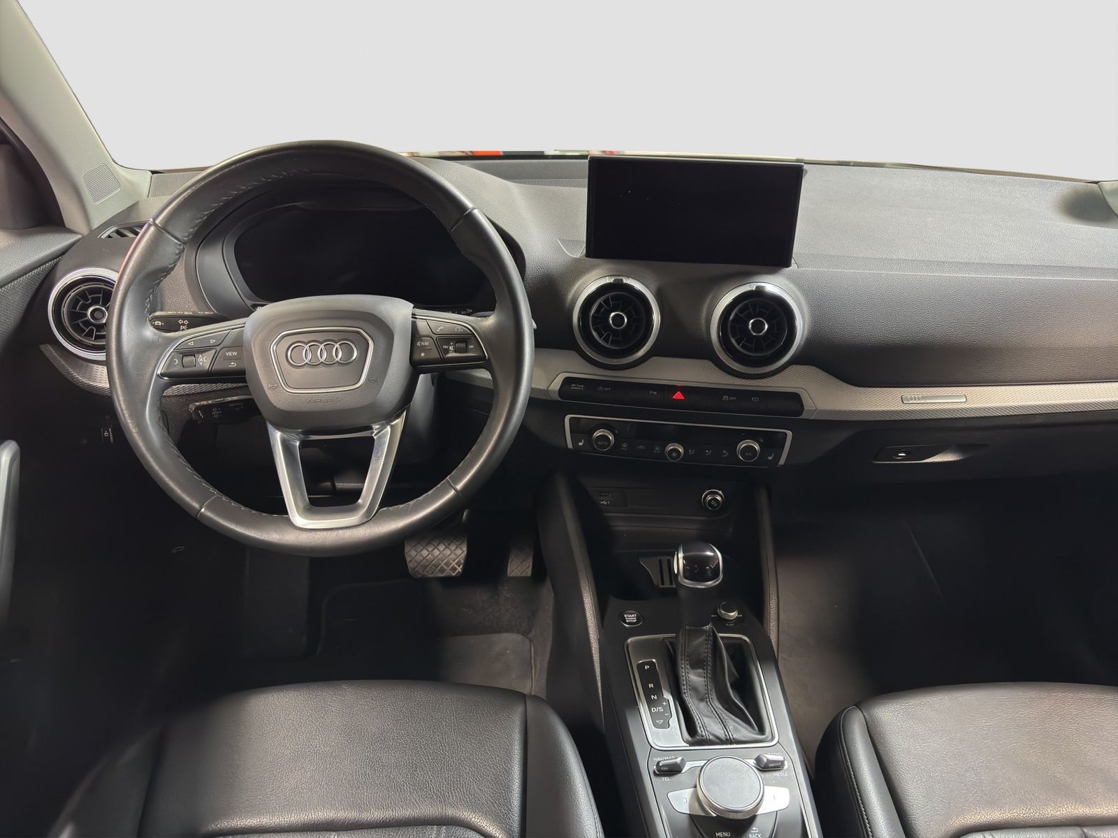 Audi Q2 2023 г. Чёрный, пробег 47711 км
