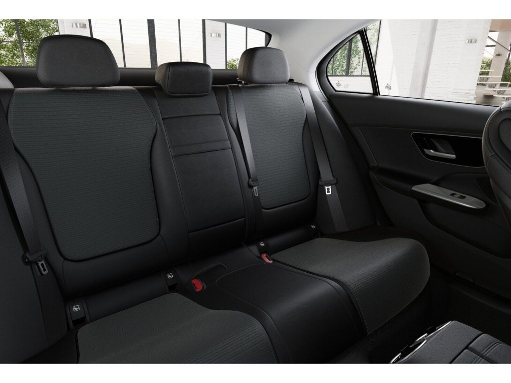 Mercedes-Benz C 180 2022 г. Чёрный, пробег 40575 км