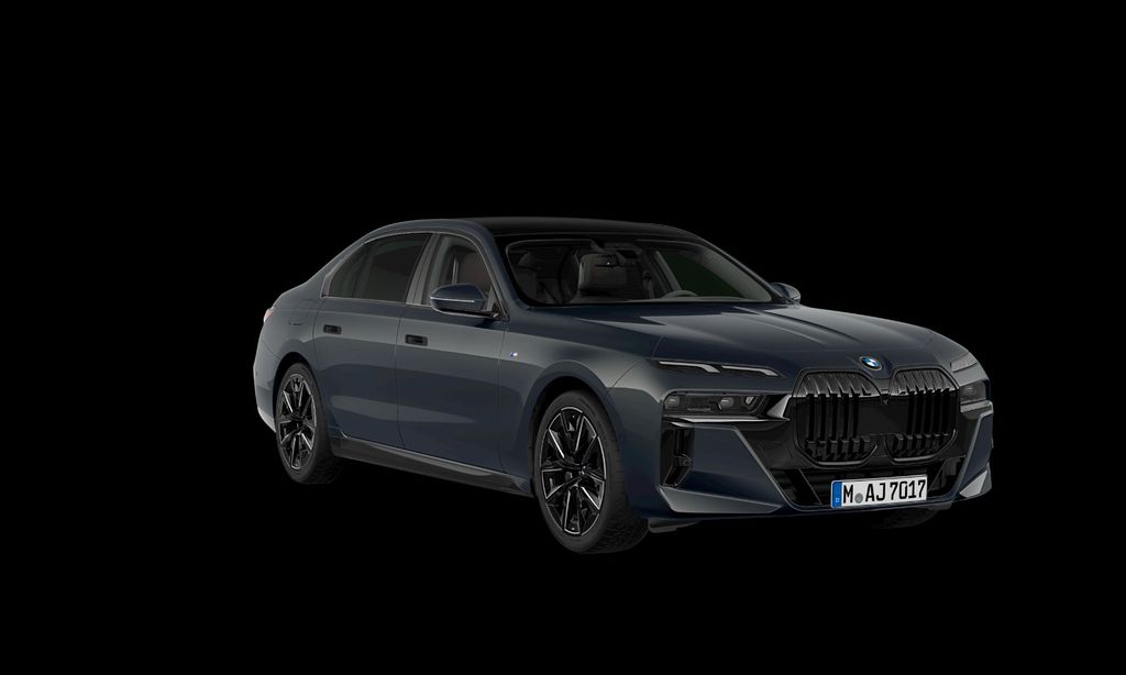 BMW 740 2024 г. Серый, пробег 30000 км