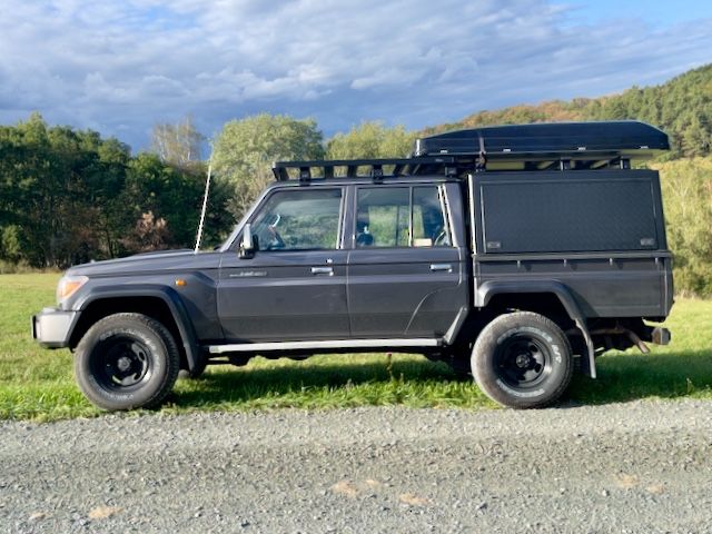 Toyota Land Cruiser 2022 г. Серый, пробег 34500 км
