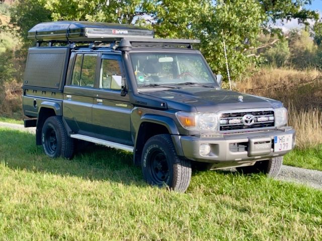 Toyota Land Cruiser 2022 г. Серый, пробег 34500 км