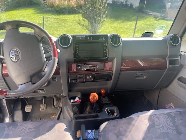 Toyota Land Cruiser 2022 г. Серый, пробег 34500 км