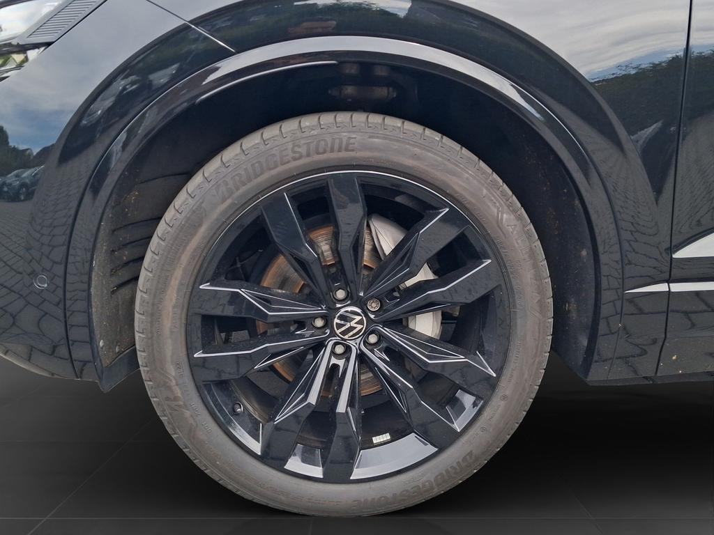 Volkswagen Touareg 2023 г. Чёрный, пробег 46076 км