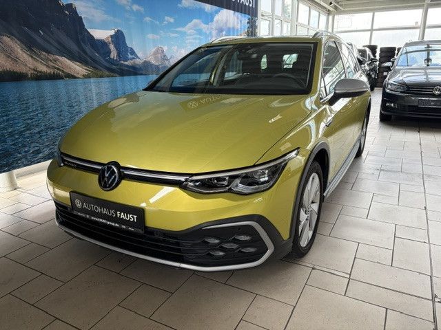 Volkswagen Golf 2024 г. Жёлтый, пробег 29550 км