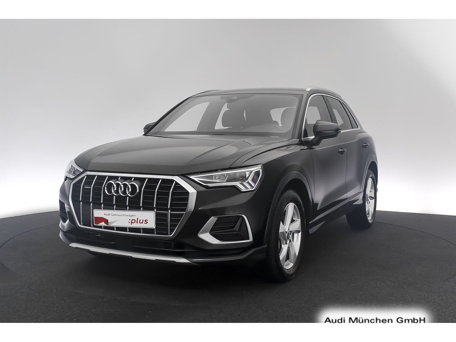 Audi Q3 2022 г. Чёрный, пробег 49728 км