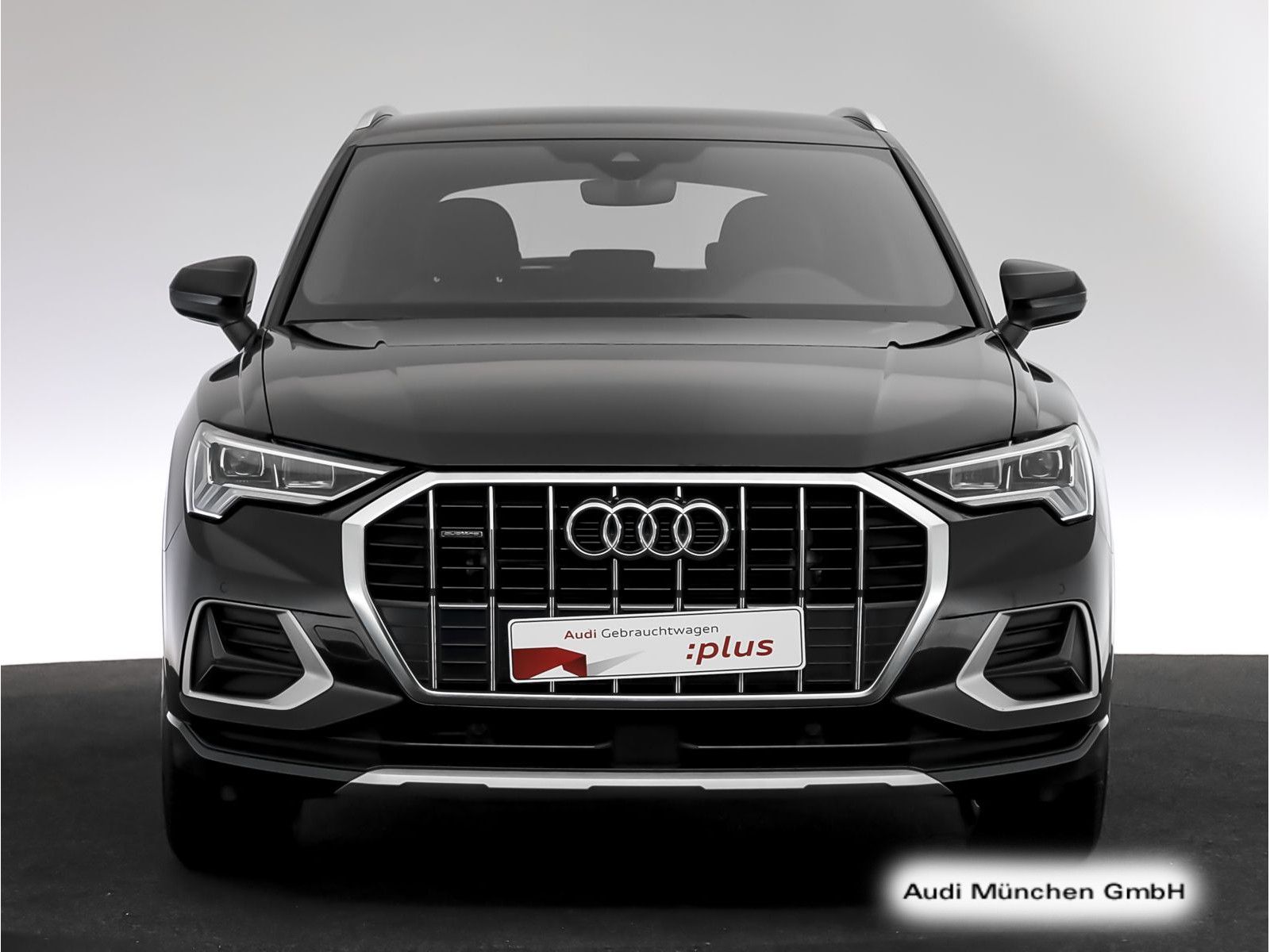Audi Q3 2022 г. Чёрный, пробег 49728 км