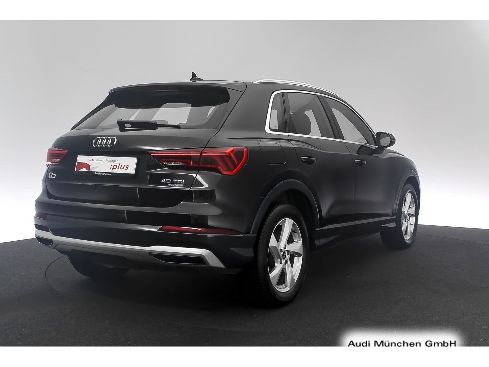 Audi Q3 2022 г. Чёрный, пробег 49728 км