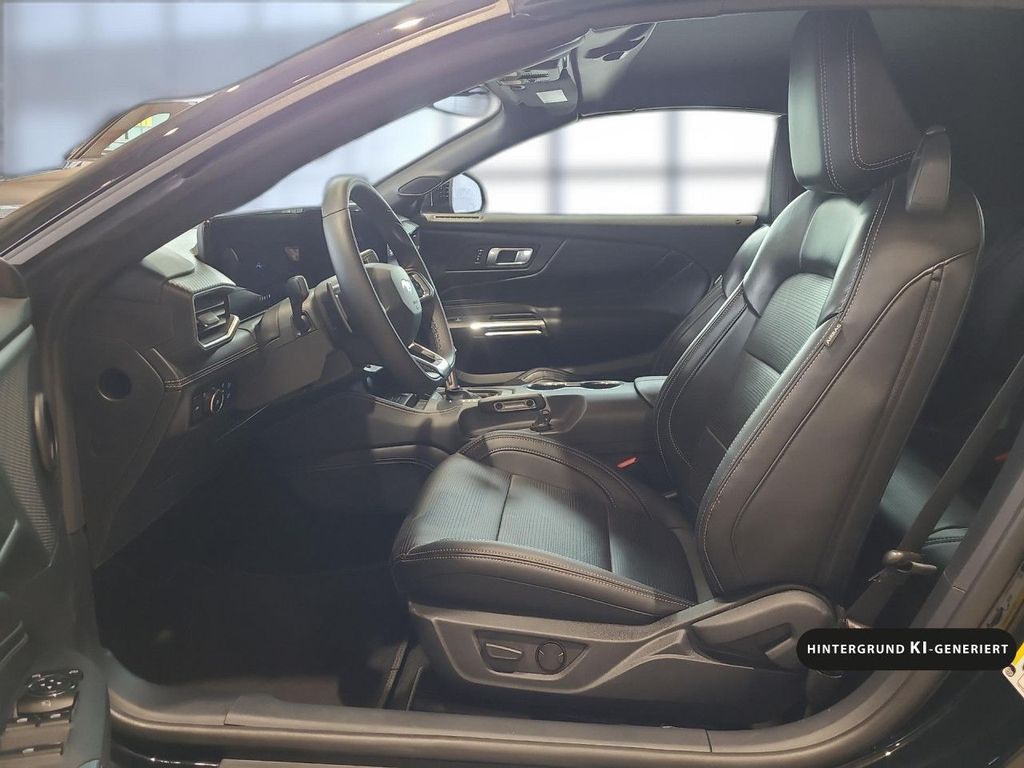 Ford Mustang 2024 г. Чёрный, пробег 26008 км