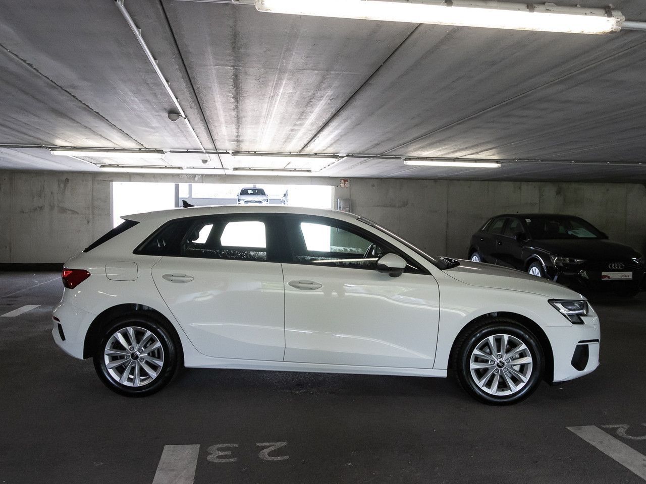 Audi A3 2024 г. Белый, пробег 34522 км