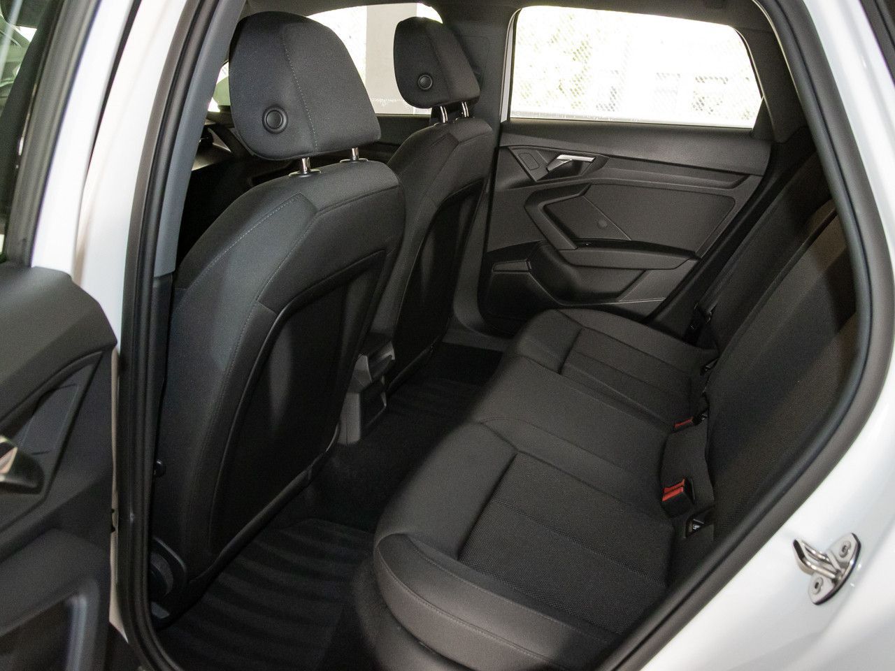 Audi A3 2024 г. Белый, пробег 34522 км