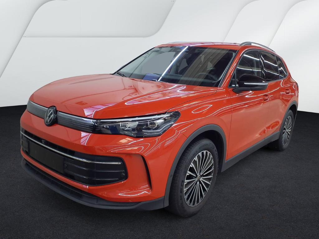 Volkswagen Tiguan 2025 г. Красный, пробег 22100 км