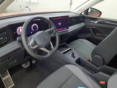 Volkswagen Tiguan 2025 г. Красный, пробег 22100 км