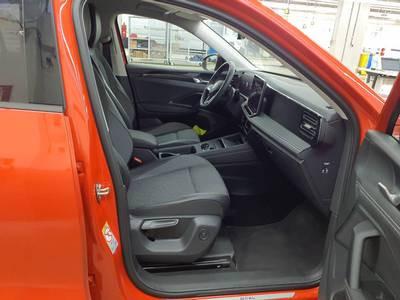 Volkswagen Tiguan 2025 г. Красный, пробег 22100 км