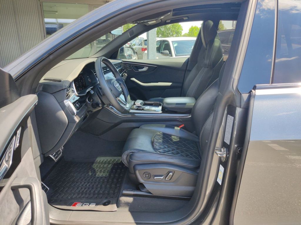 Audi SQ8 2023 г. Серый, пробег 53500 км