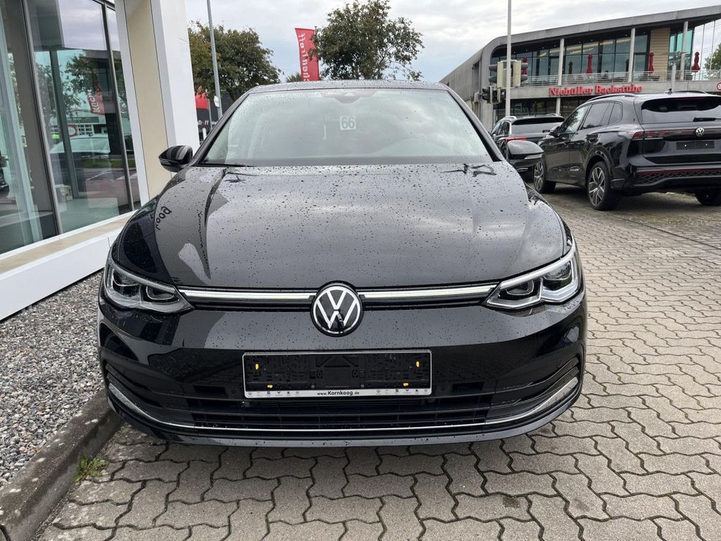 Volkswagen Golf 2024 г. Чёрный, пробег 30450 км