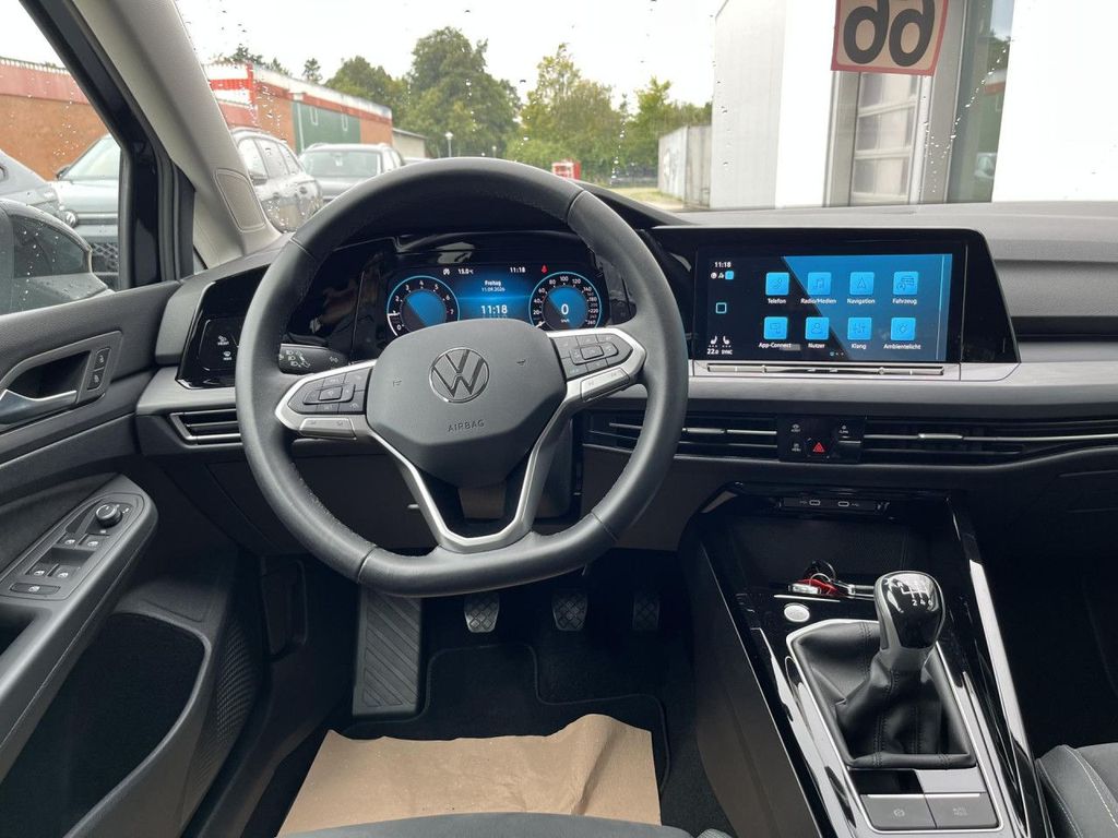Volkswagen Golf 2024 г. Чёрный, пробег 30450 км
