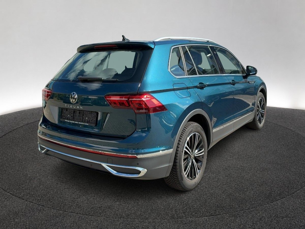 Volkswagen Tiguan 2023 г. Синий, пробег 36217 км