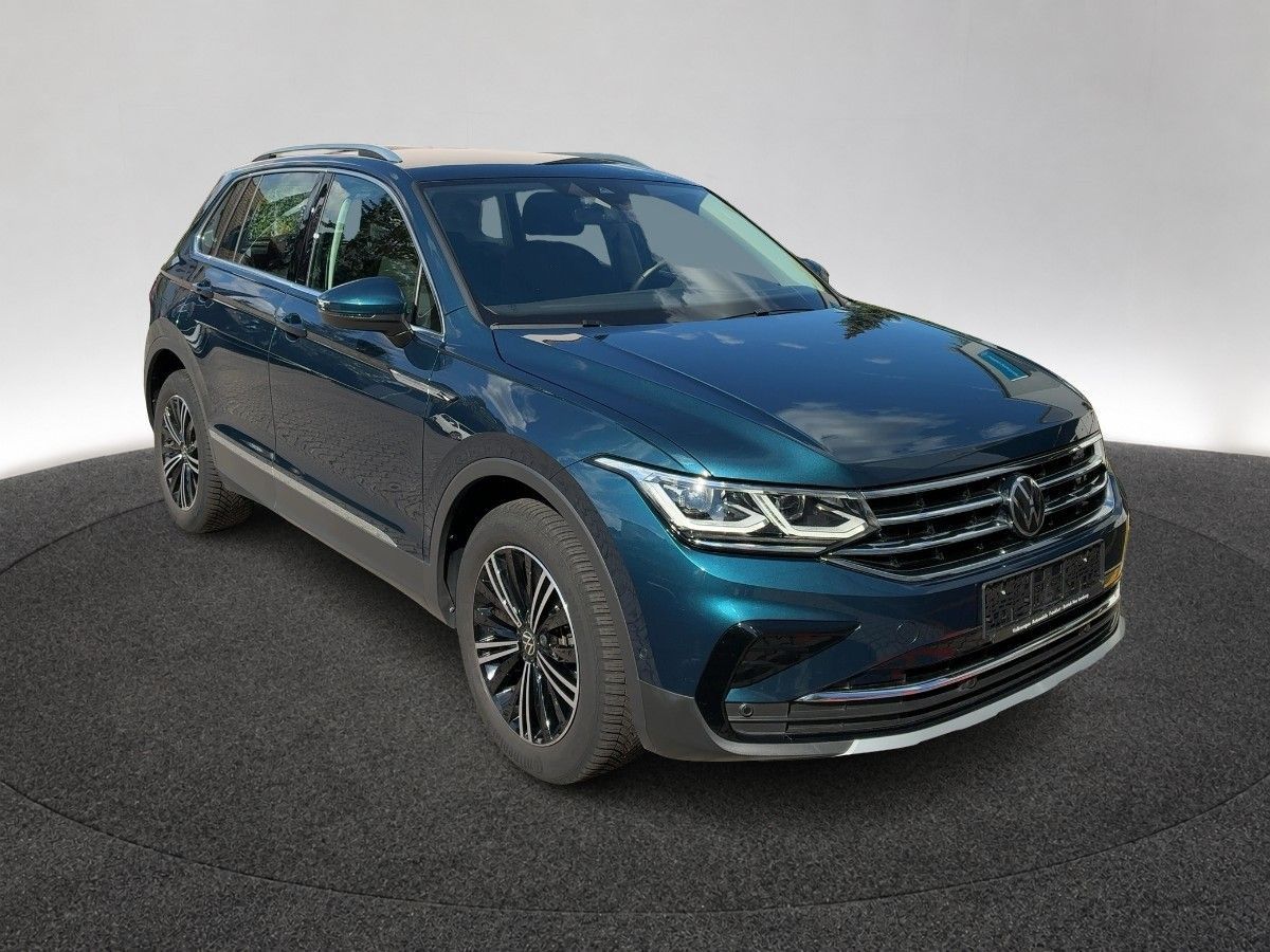 Volkswagen Tiguan 2023 г. Синий, пробег 36217 км