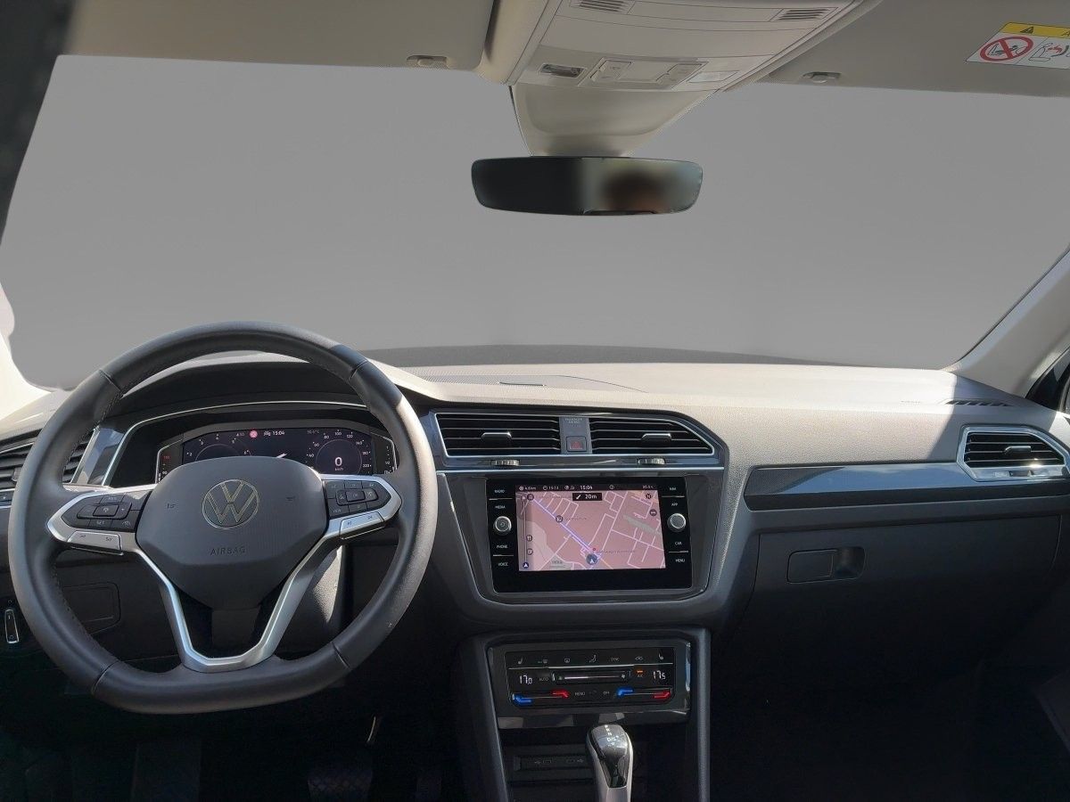 Volkswagen Tiguan 2023 г. Синий, пробег 36217 км