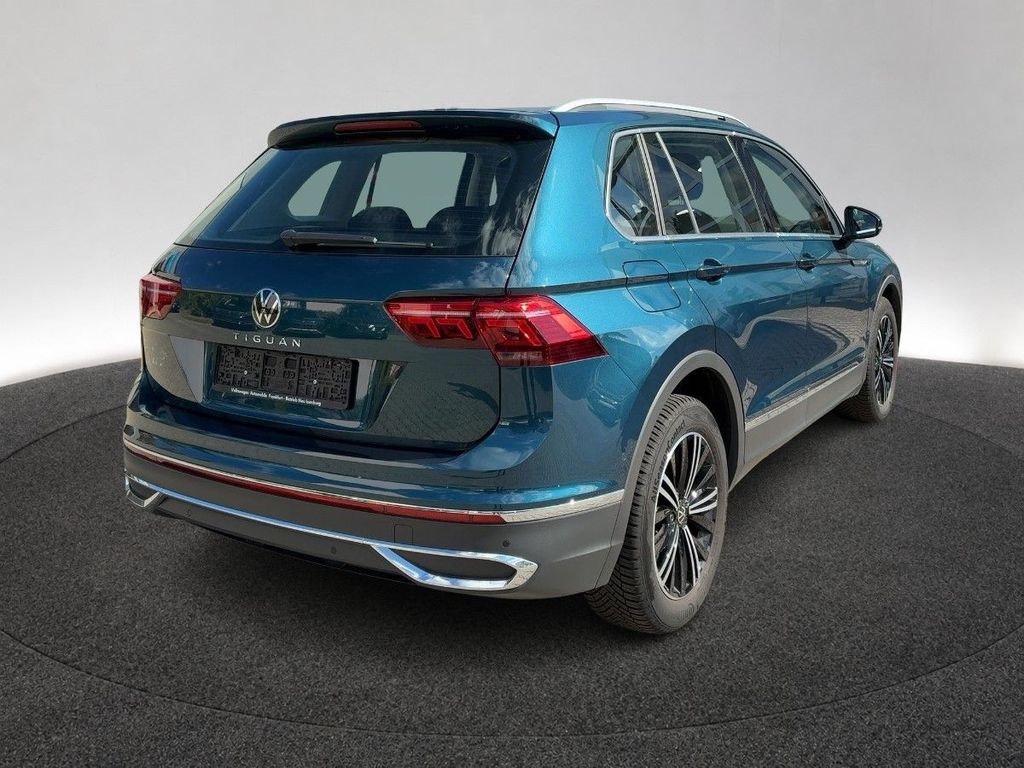 Volkswagen Tiguan 2023 г. Синий, пробег 36217 км