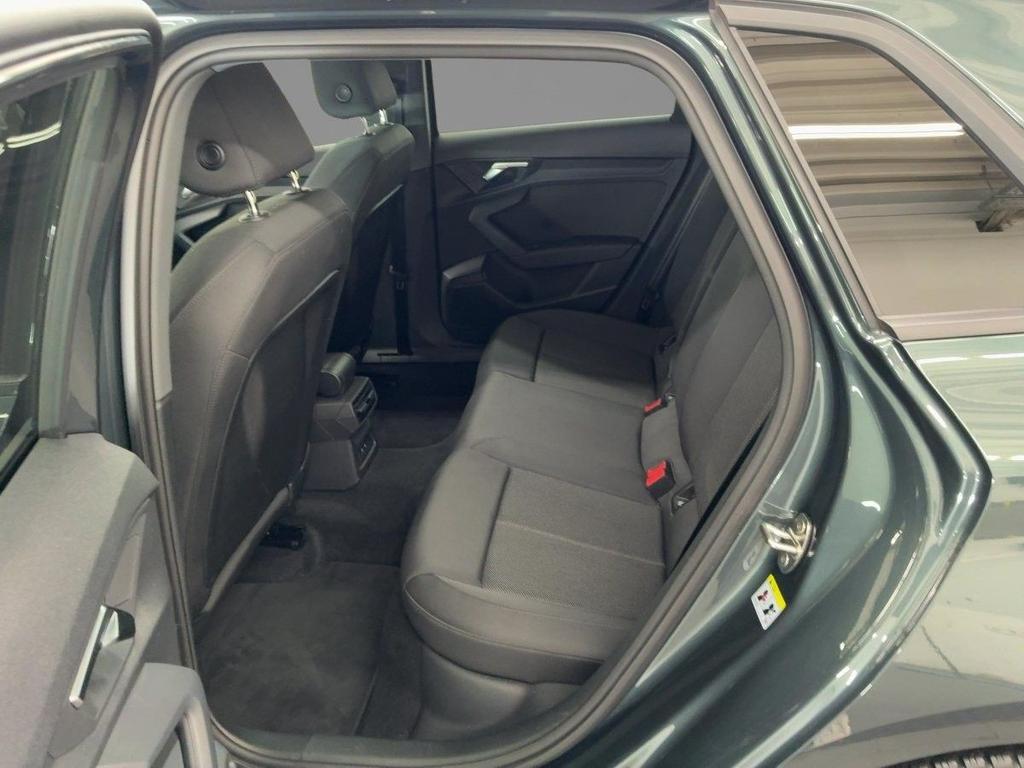 Audi A3 2023 г. Зелёный, пробег 29683 км