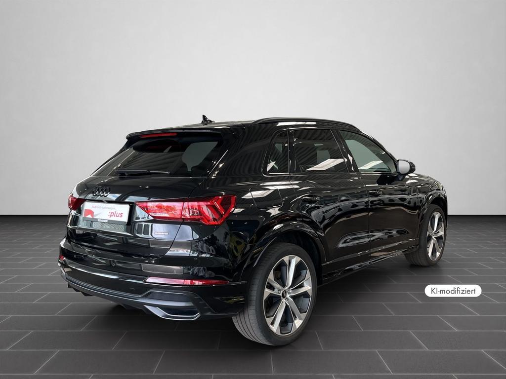 Audi Q3 2022 г. Чёрный, пробег 42355 км