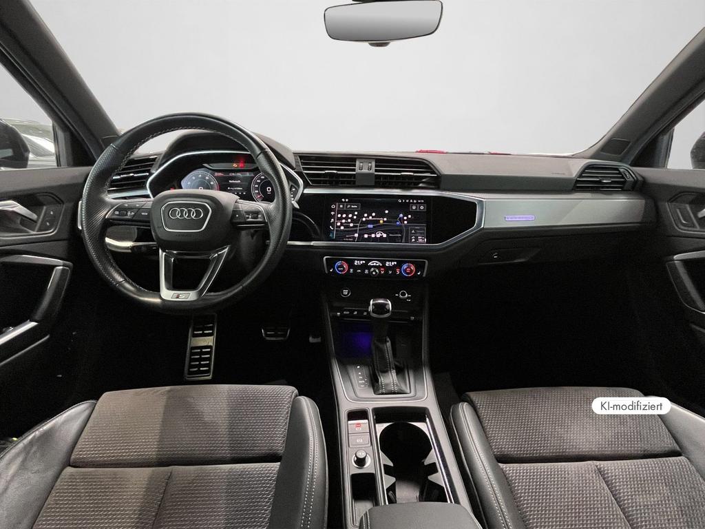 Audi Q3 2022 г. Чёрный, пробег 42355 км