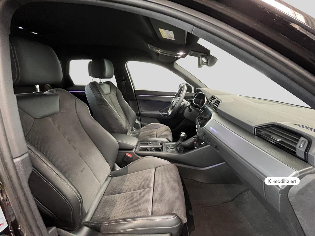 Audi Q3 2022 г. Чёрный, пробег 42355 км