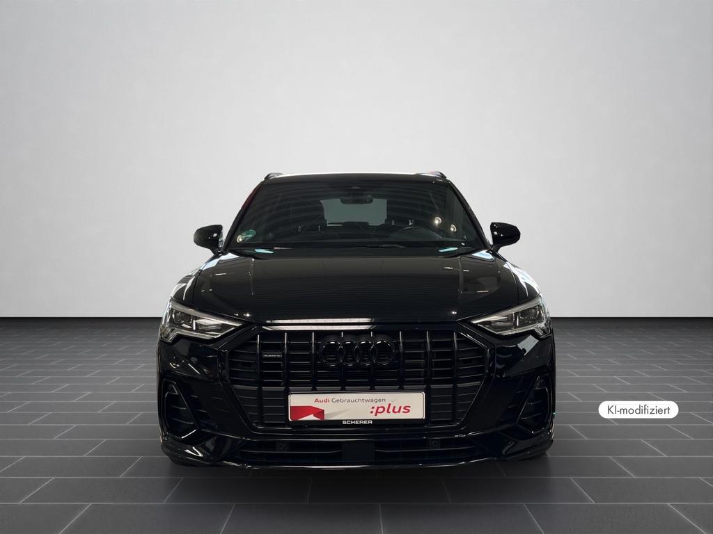 Audi Q3 2022 г. Чёрный, пробег 42355 км