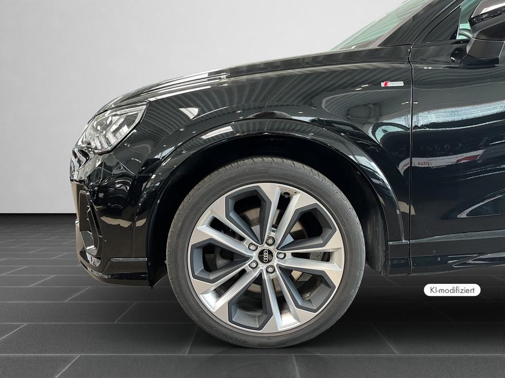 Audi Q3 2022 г. Чёрный, пробег 42355 км