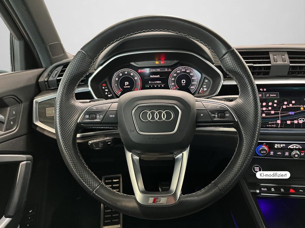 Audi Q3 2022 г. Чёрный, пробег 42355 км