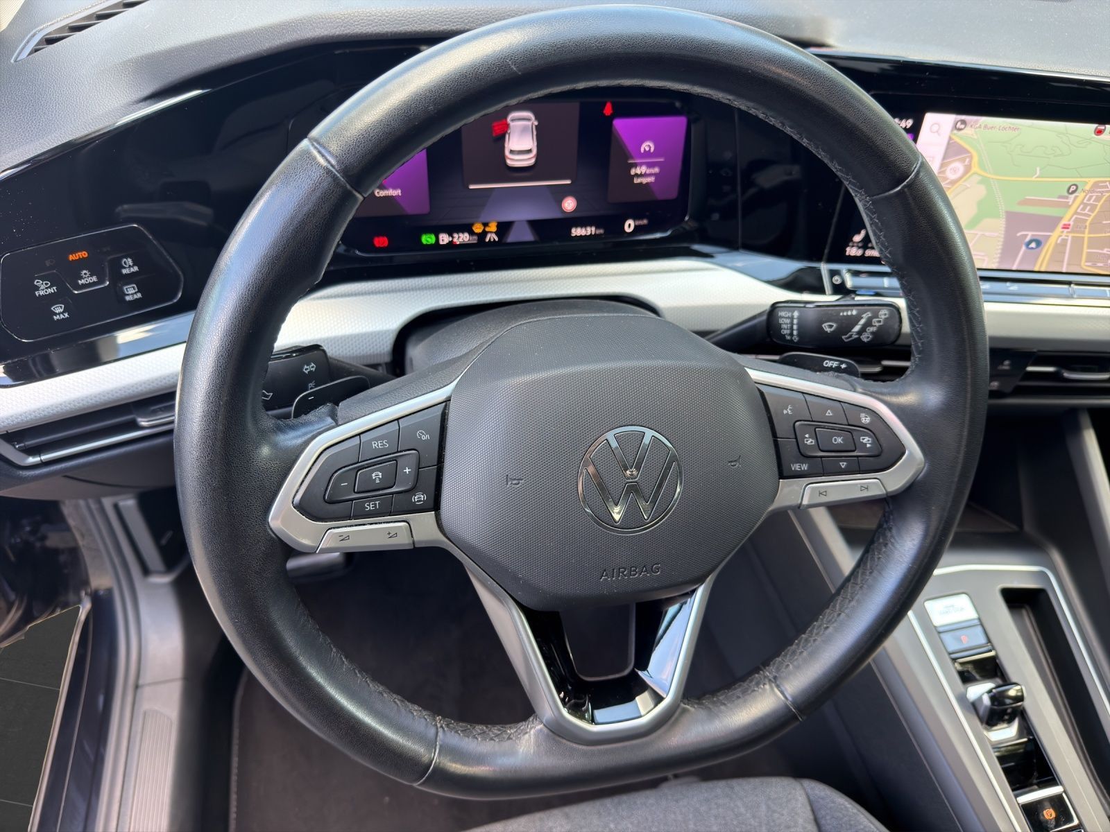Volkswagen Golf 2023 г. Чёрный, пробег 58631 км