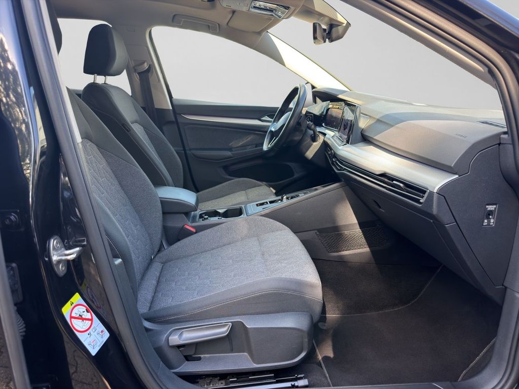 Volkswagen Golf 2023 г. Чёрный, пробег 58631 км