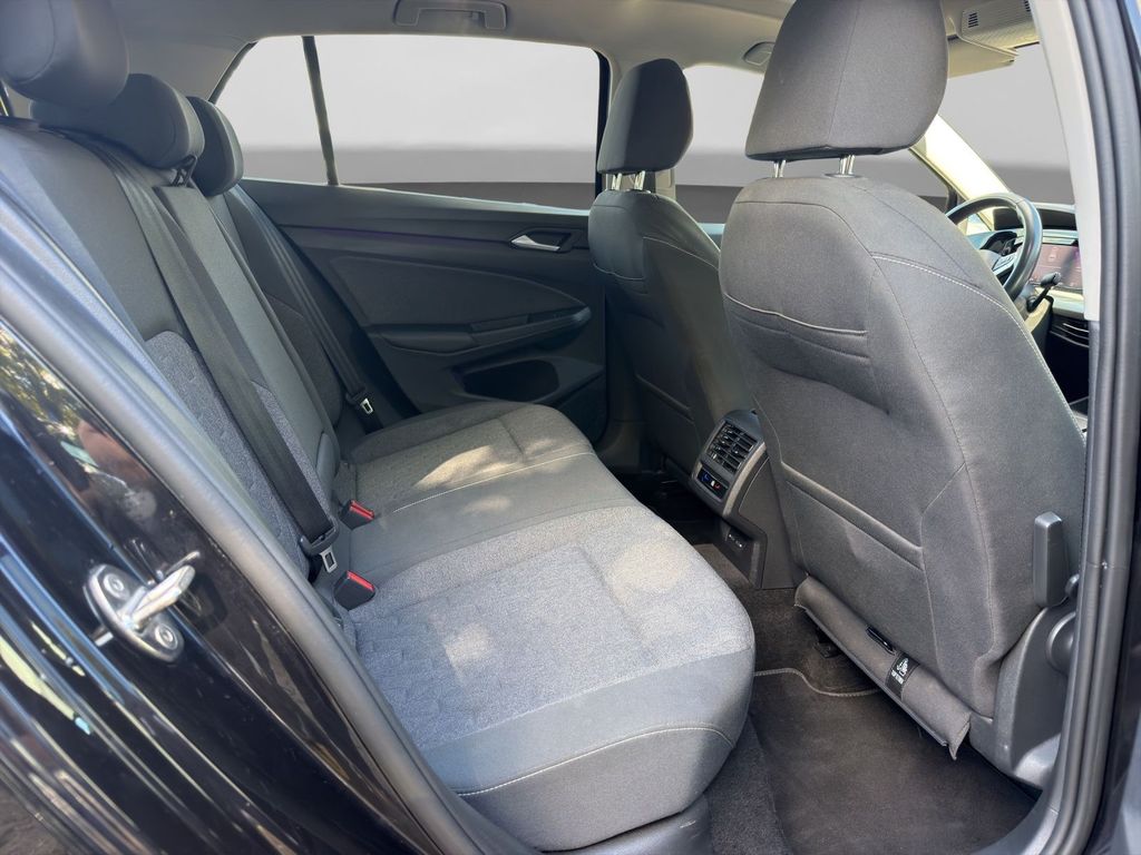 Volkswagen Golf 2023 г. Чёрный, пробег 58631 км