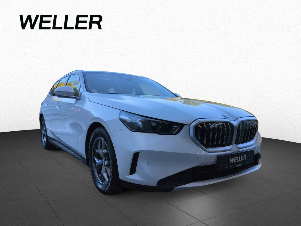 BMW 520 2024 г. Белый, пробег 38088 км