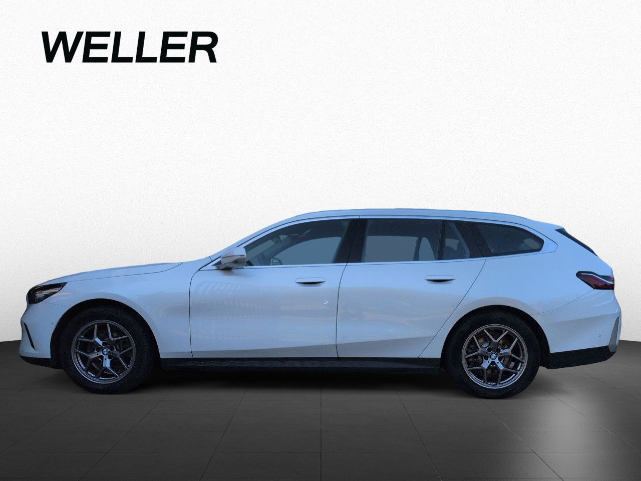 BMW 520 2024 г. Белый, пробег 38088 км