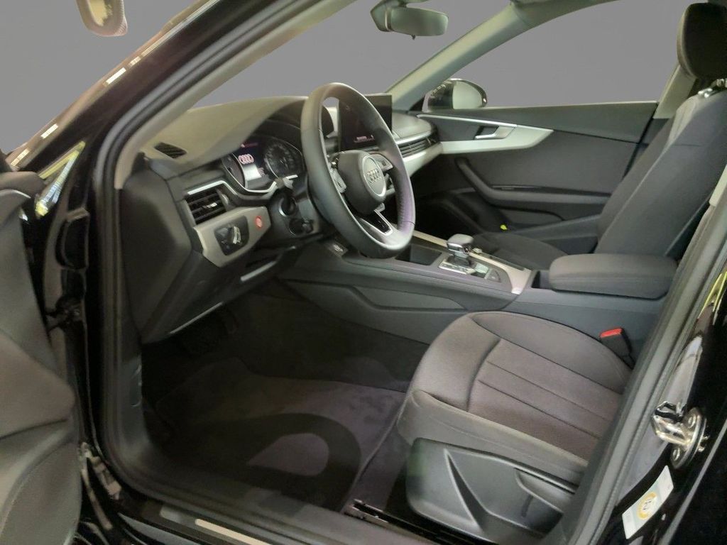 Audi A4 2024 г. Чёрный, пробег 43100 км