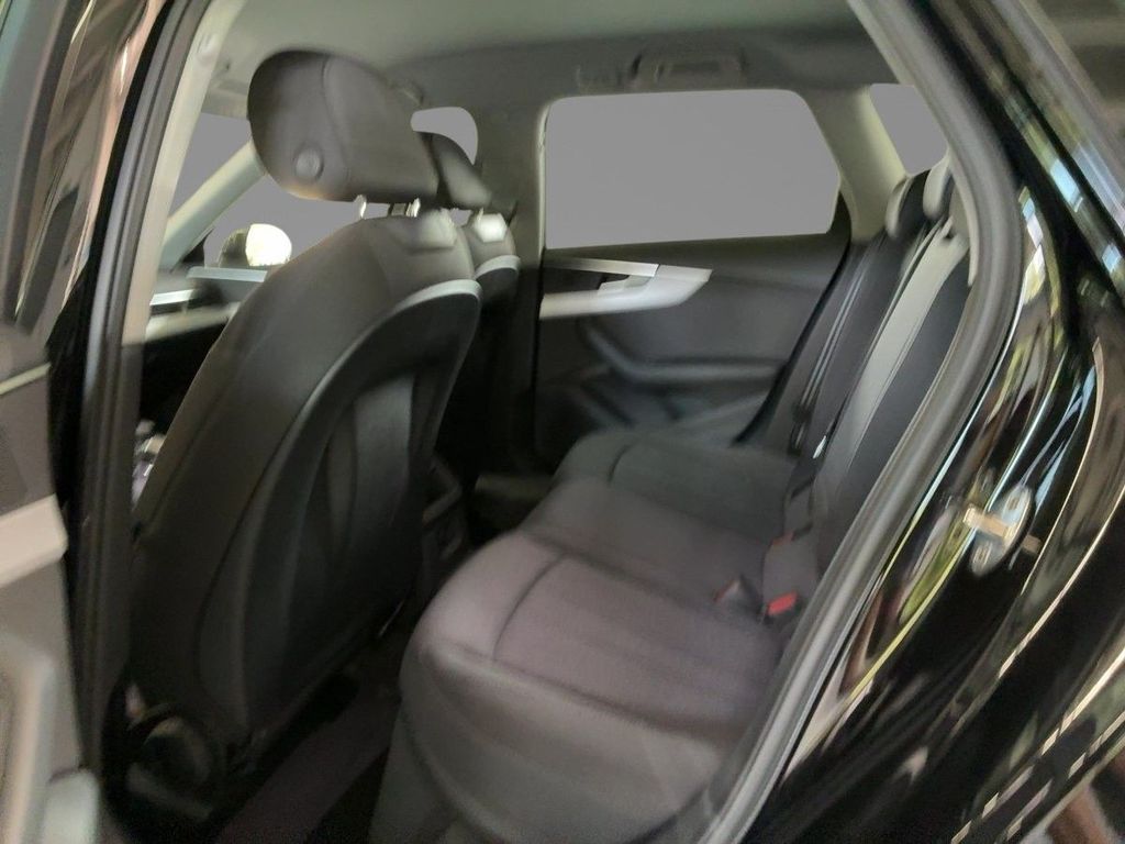 Audi A4 2024 г. Чёрный, пробег 43100 км
